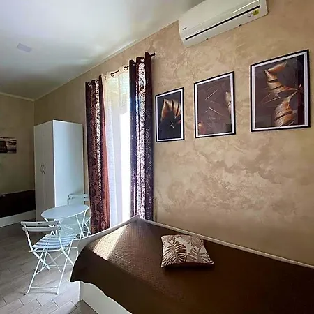 Mabru' Boutique Πανσιόν Νάπολη