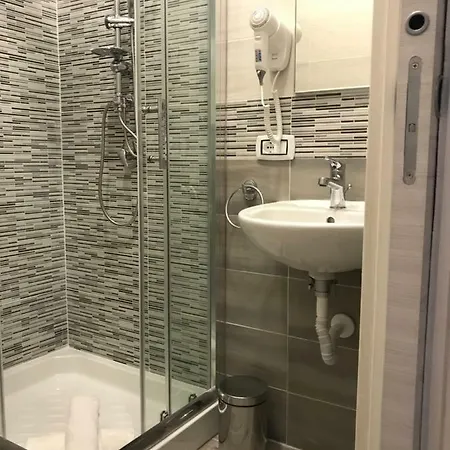 Joy ゲストハウス ナポリ